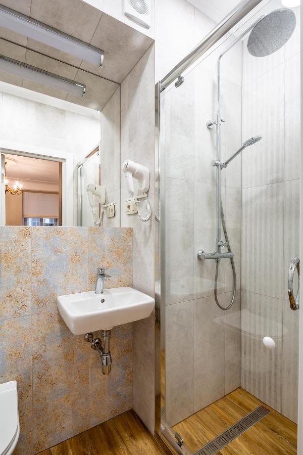 Romari Площа Катедральна 8 Apartment Lviv Exterior photo